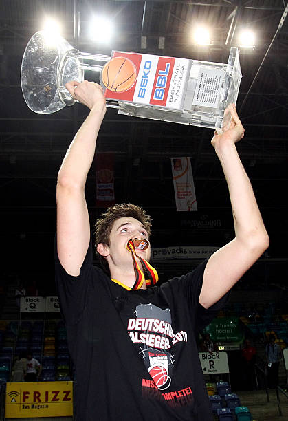 通过年轻球 通过年轻球